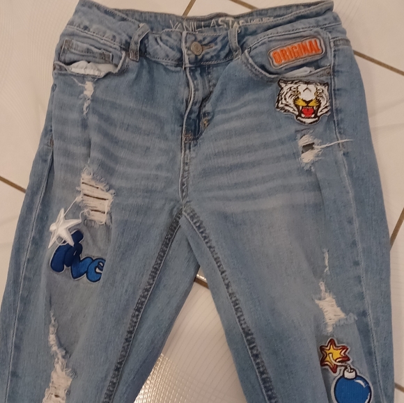 4/$40 Faded, Ripped & Patched Jeans - Size 7 (Junior) - Picture 6 of 10